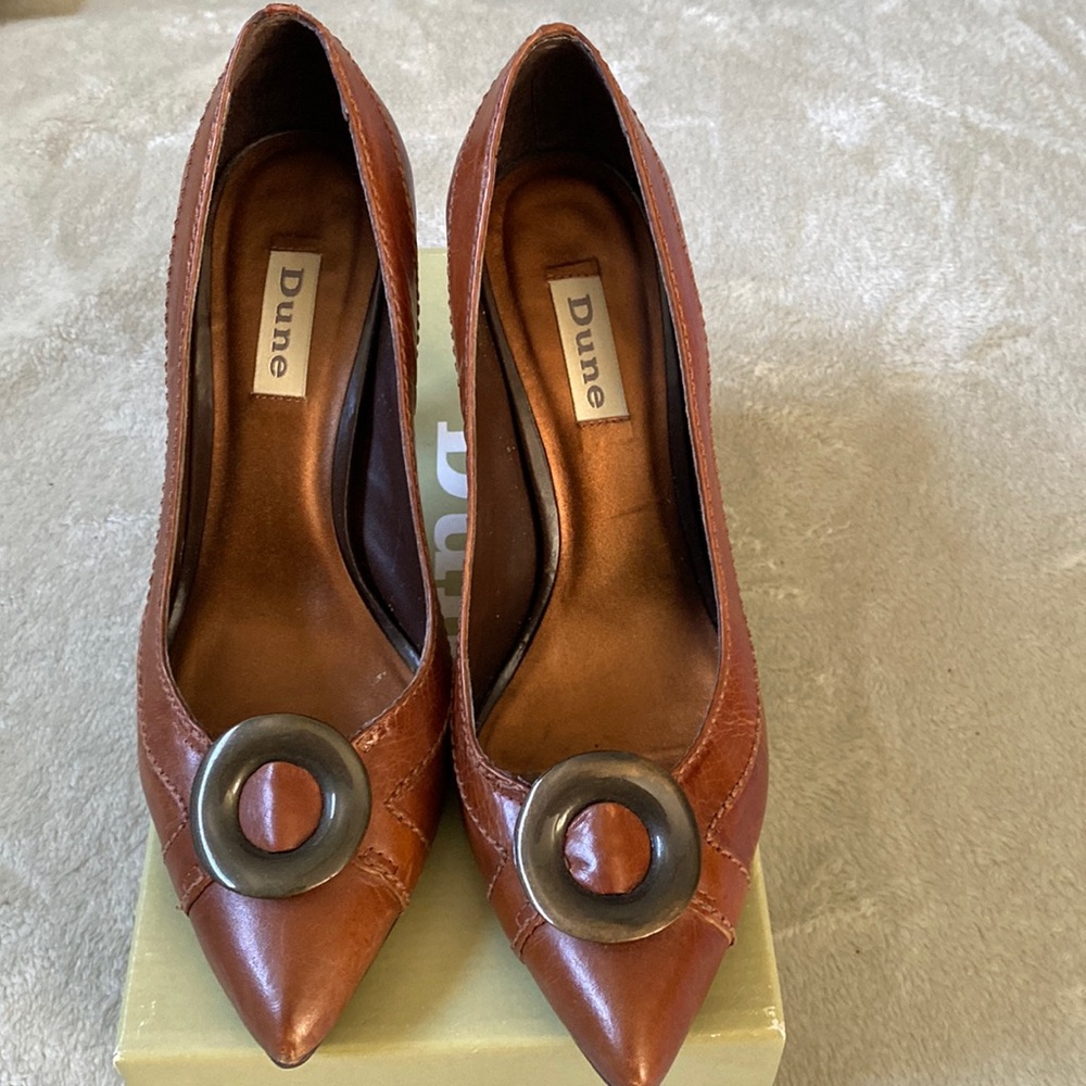 Tan leather heels